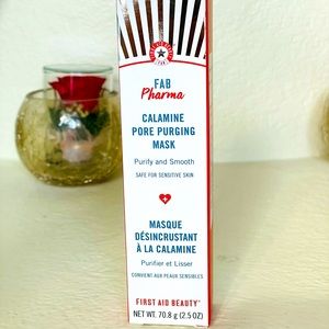 First Aid Beauty Pharma Calamine Pore Purging mask